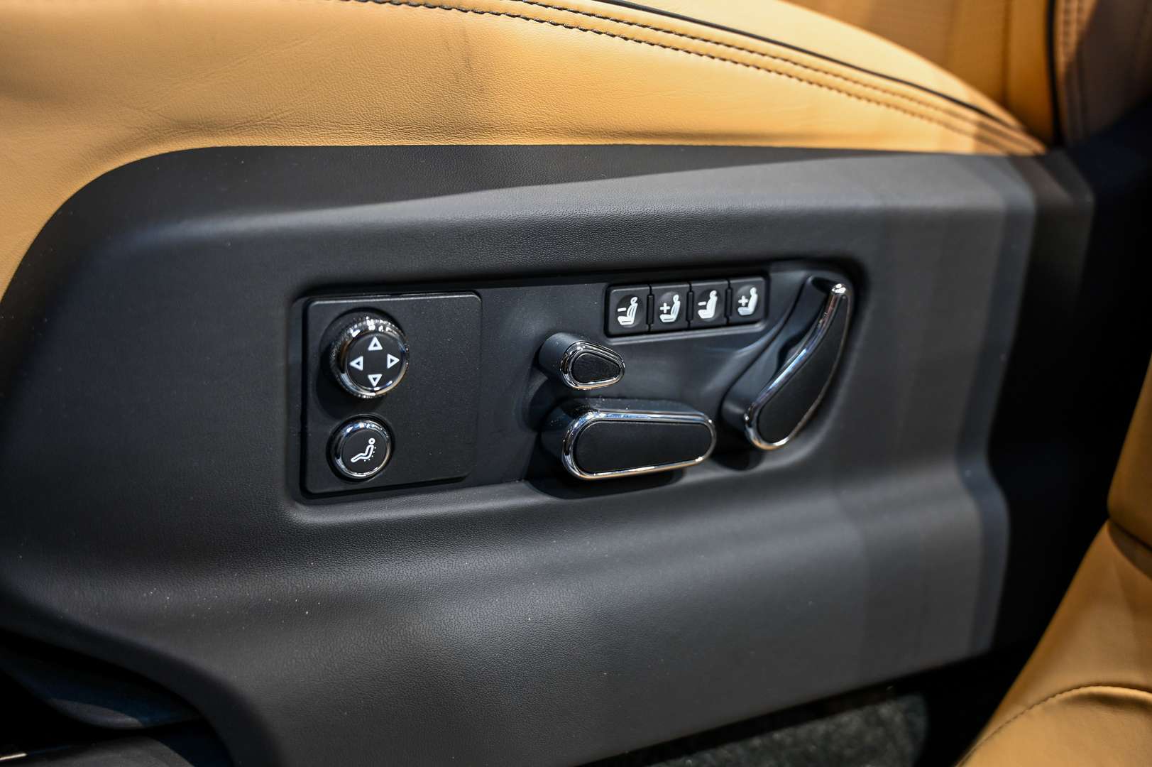 Bentley Bentayga V8 Azure - 2024 - Joinsteer - #20