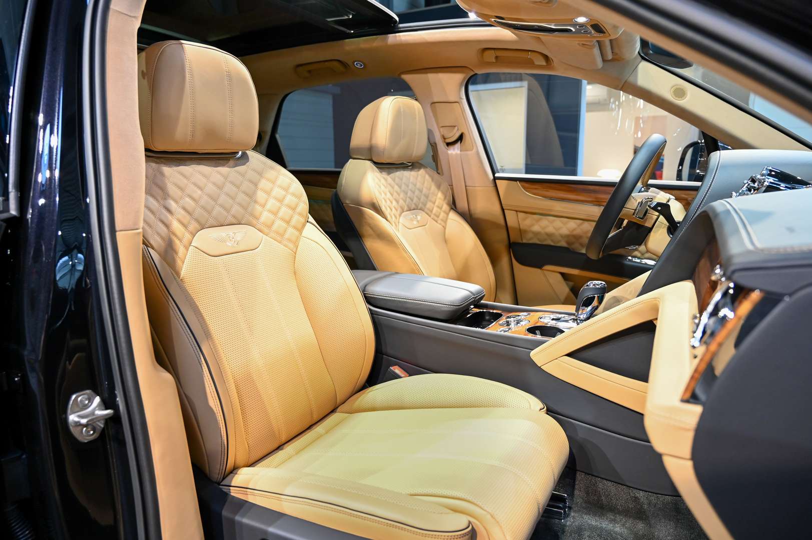 Bentley Bentayga V8 Azure - 2024 - Joinsteer - #22