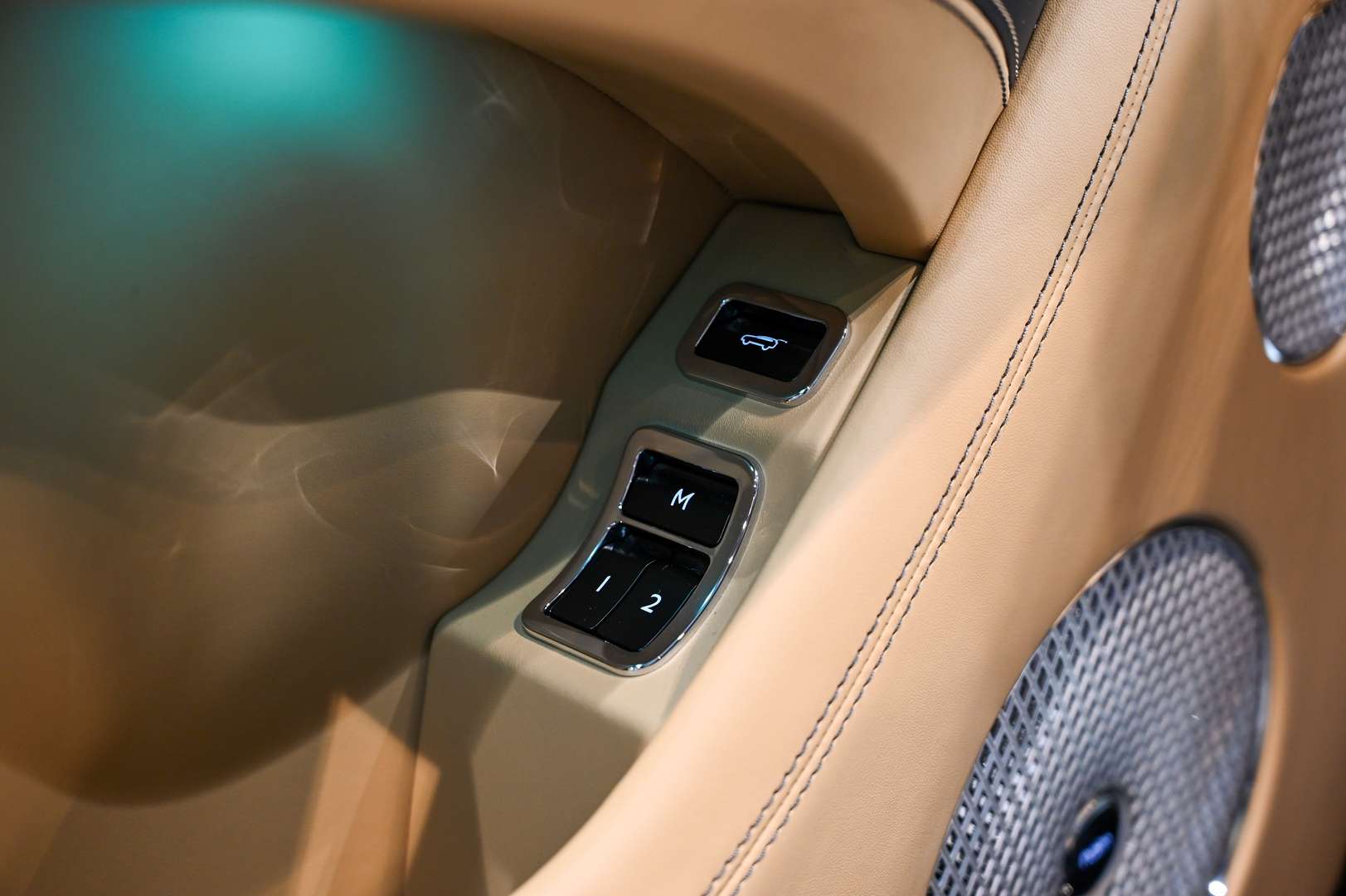 Bentley Bentayga V8 Azure - 2024 - Joinsteer - #35