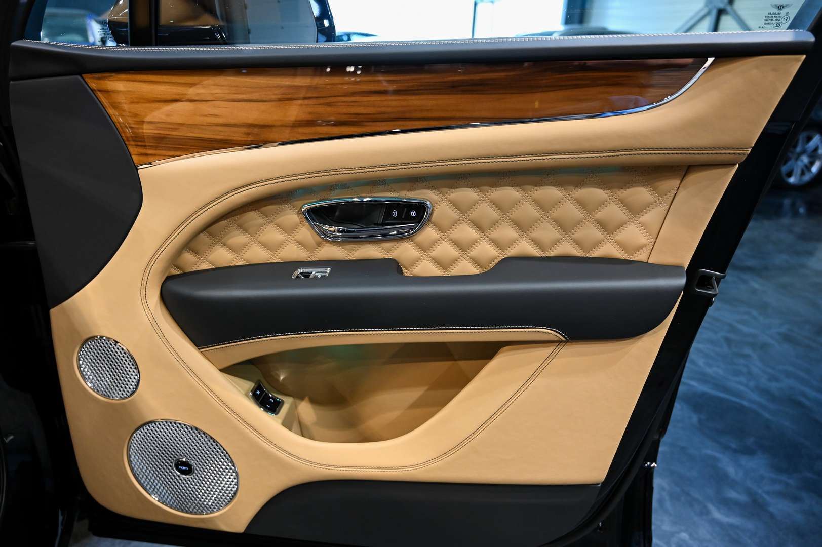 Bentley Bentayga V8 Azure - 2024 - Joinsteer - #36