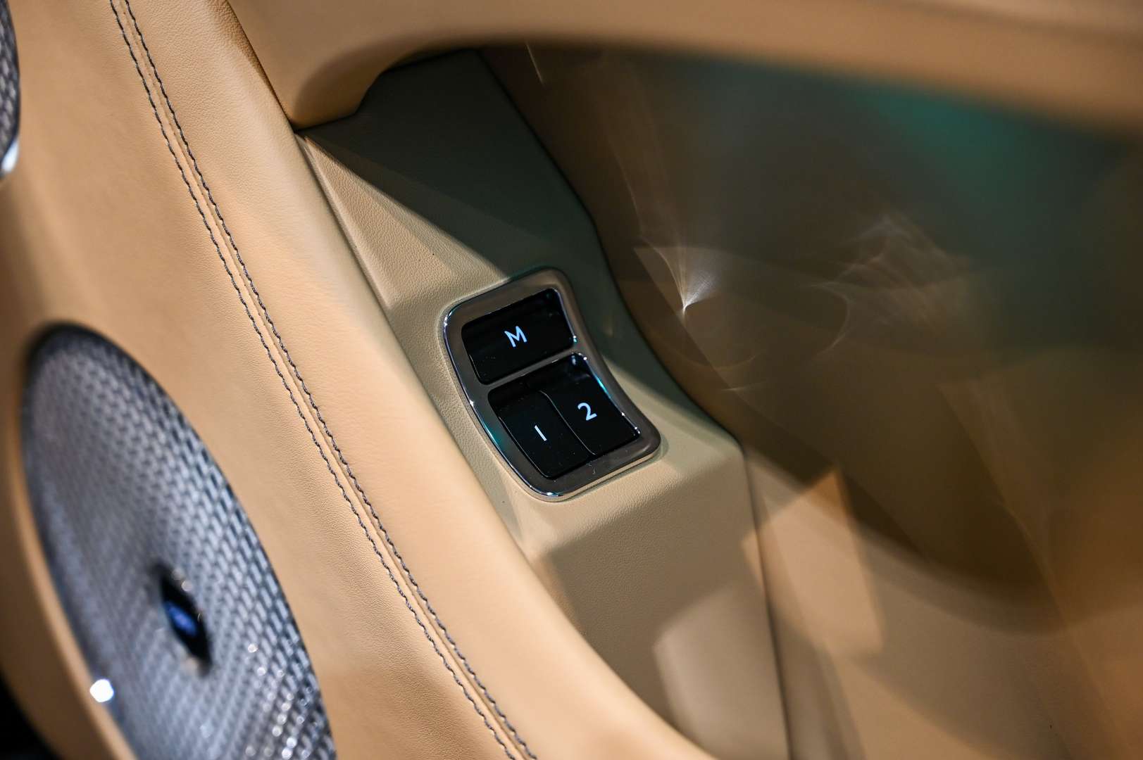 Bentley Bentayga V8 Azure - 2024 - Joinsteer - #37