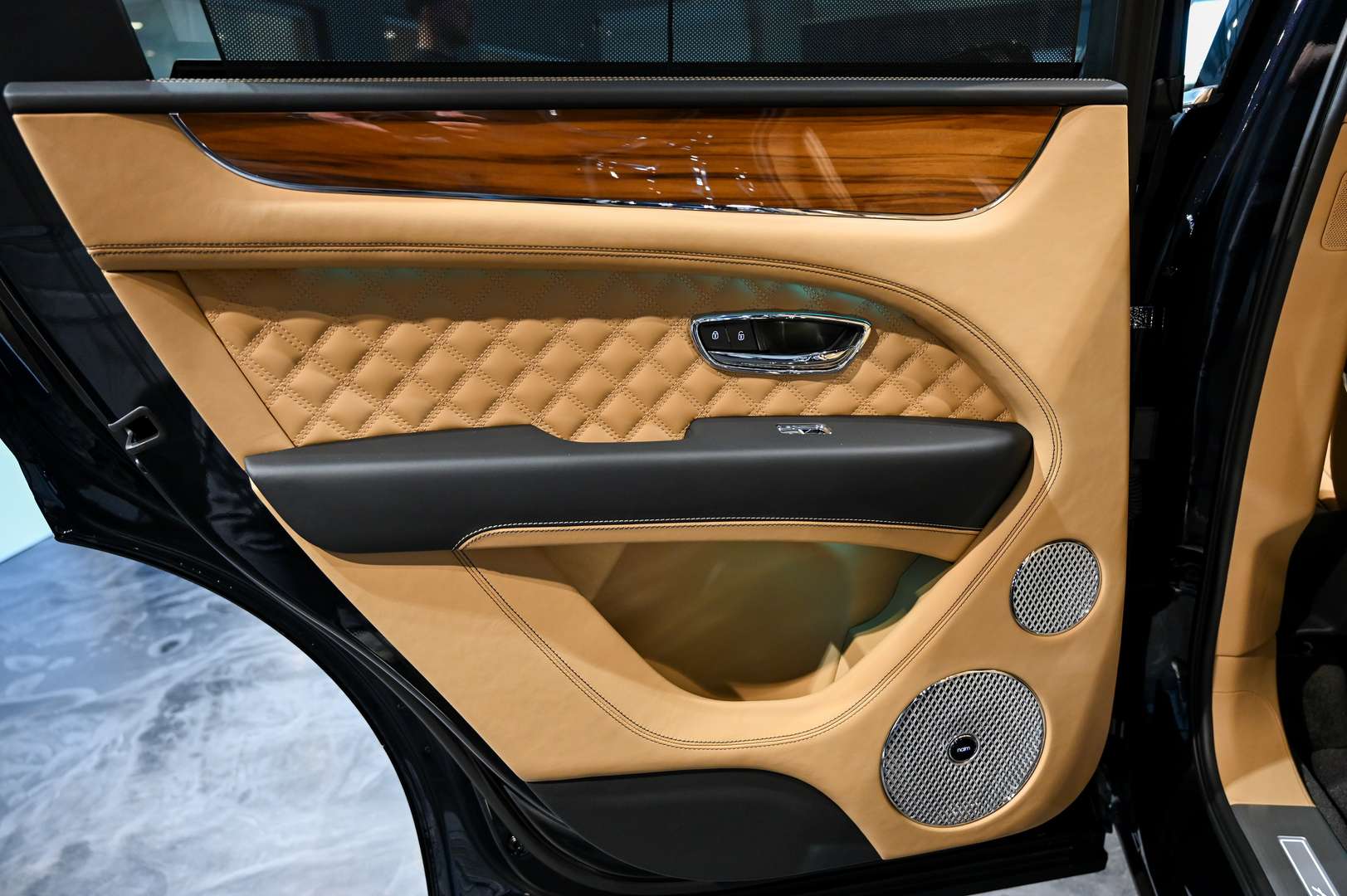 Bentley Bentayga V8 Azure - 2024 - Joinsteer - #38