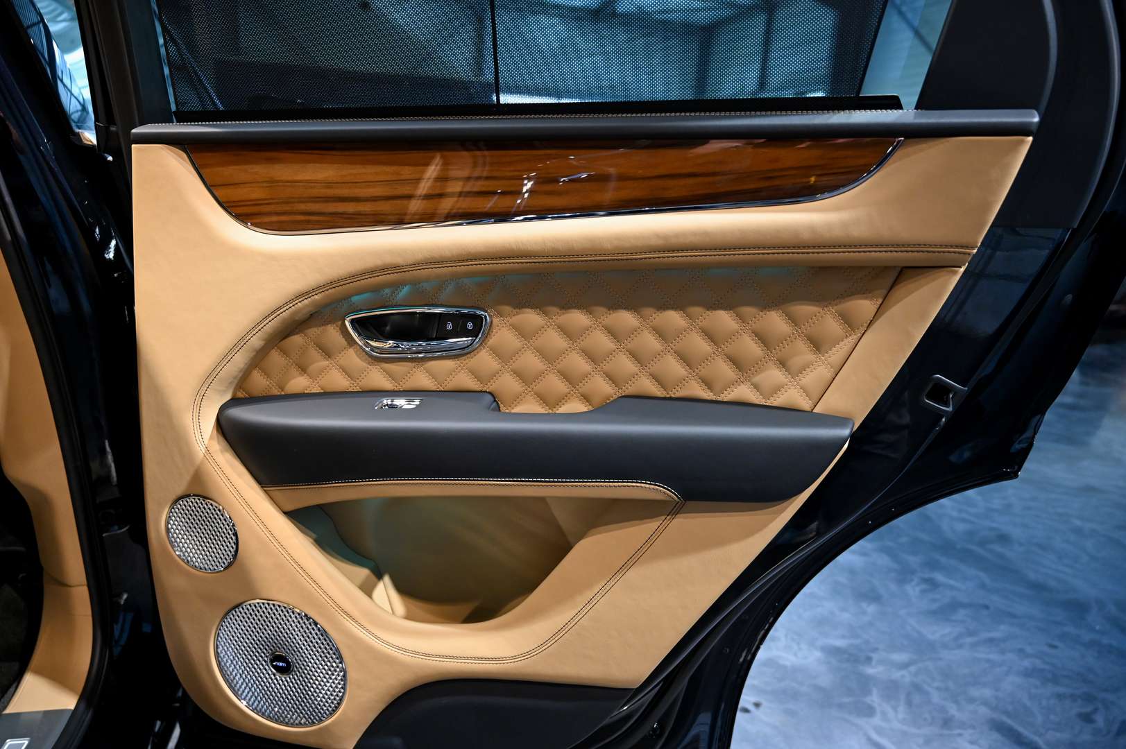 Bentley Bentayga V8 Azure - 2024 - Joinsteer - #39