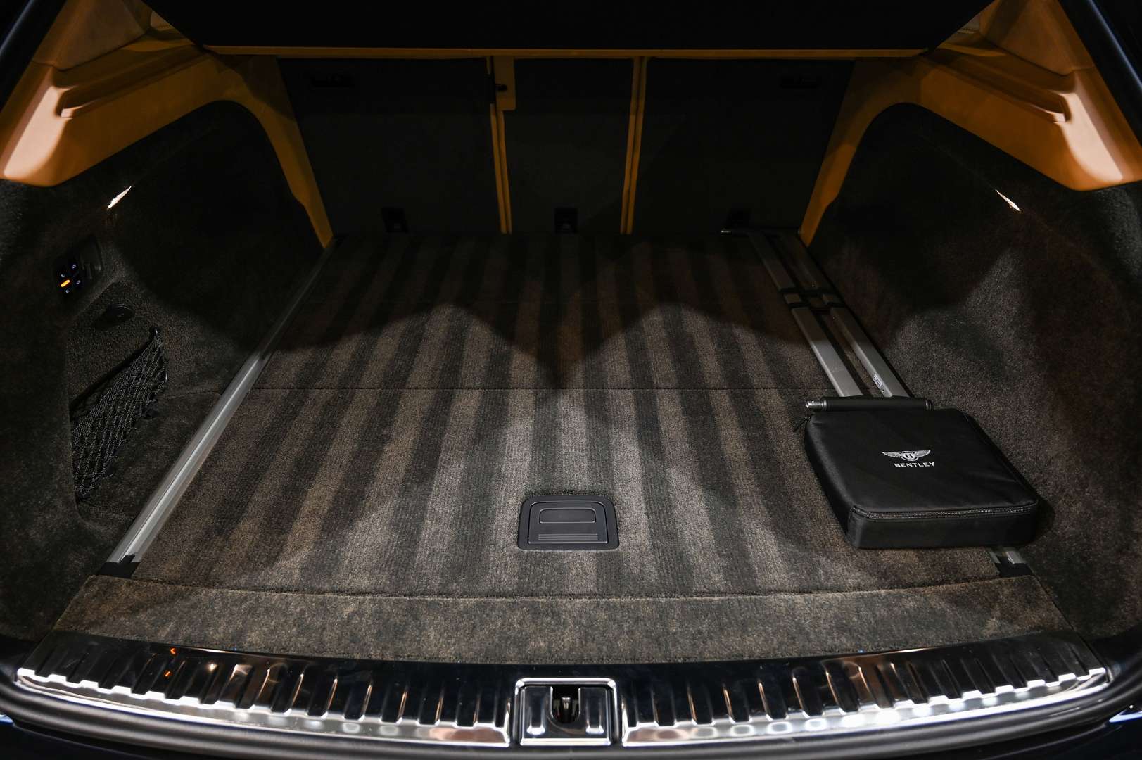 Bentley Bentayga V8 Azure - 2024 - Joinsteer - #40