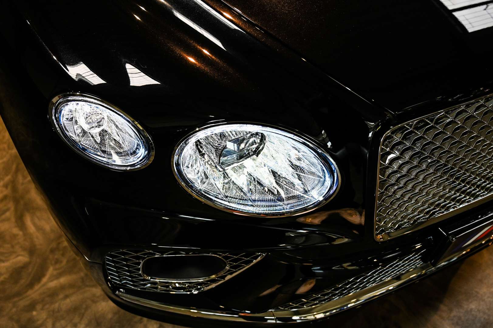 Bentley Bentayga V8 Azure - 2024 - Joinsteer - #47