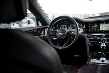 Bentley Flying Spur V8 — photo 14