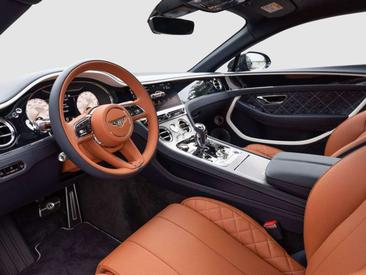 Bentley Continental GT V8 Mulliner — photo 6