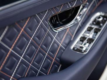 Bentley Continental GT V8 Mulliner — photo 20