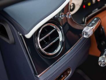 Bentley Continental GT V8 Mulliner — photo 22
