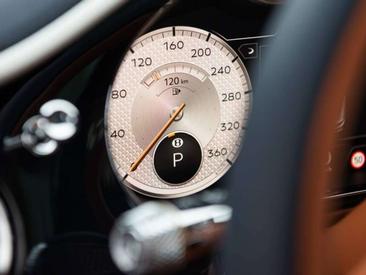 Bentley Continental GT V8 Mulliner — photo 24