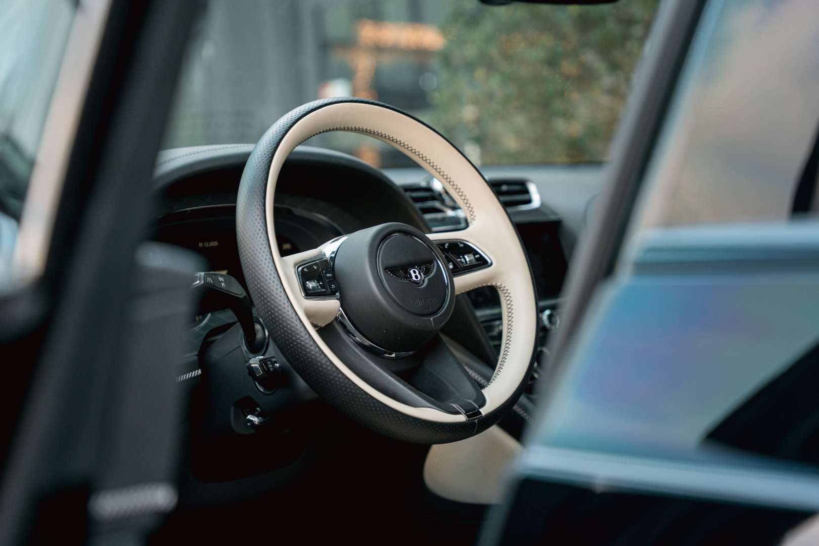 Bentley Bentayga V6 Hybrid - 2022 - Joinsteer - #2