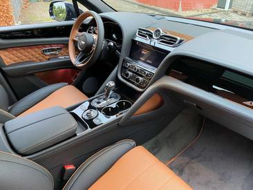 Bentley Bentayga V8 S — photo 10