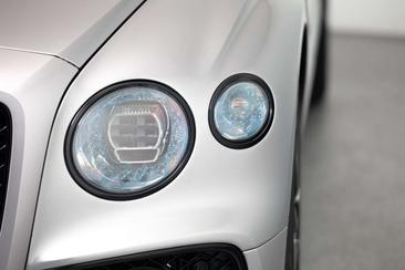 Bentley Flying Spur V8 — photo 9