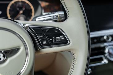 Bentley Flying Spur V8 Azure — photo 13