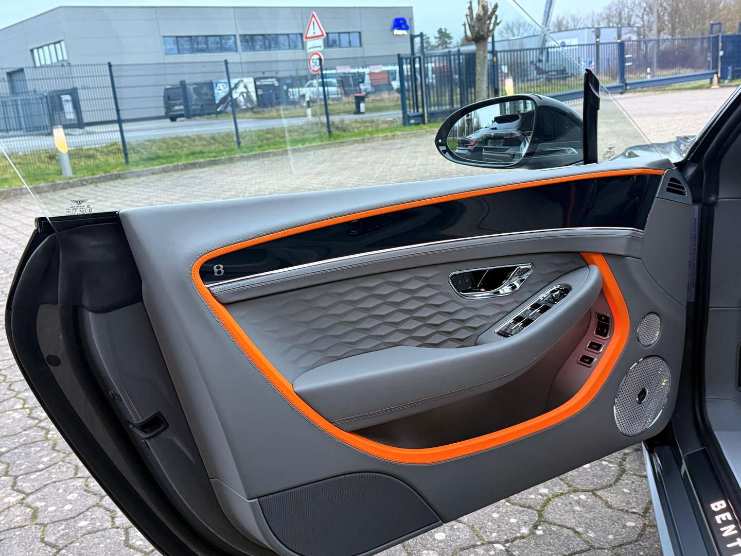 Bentley Continental GTC V8 Hybrid Mulliner - 2025 - Joinsteer - #5