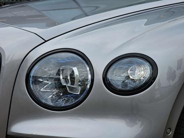 Bentley Flying Spur V6 Hybrid S — photo 2