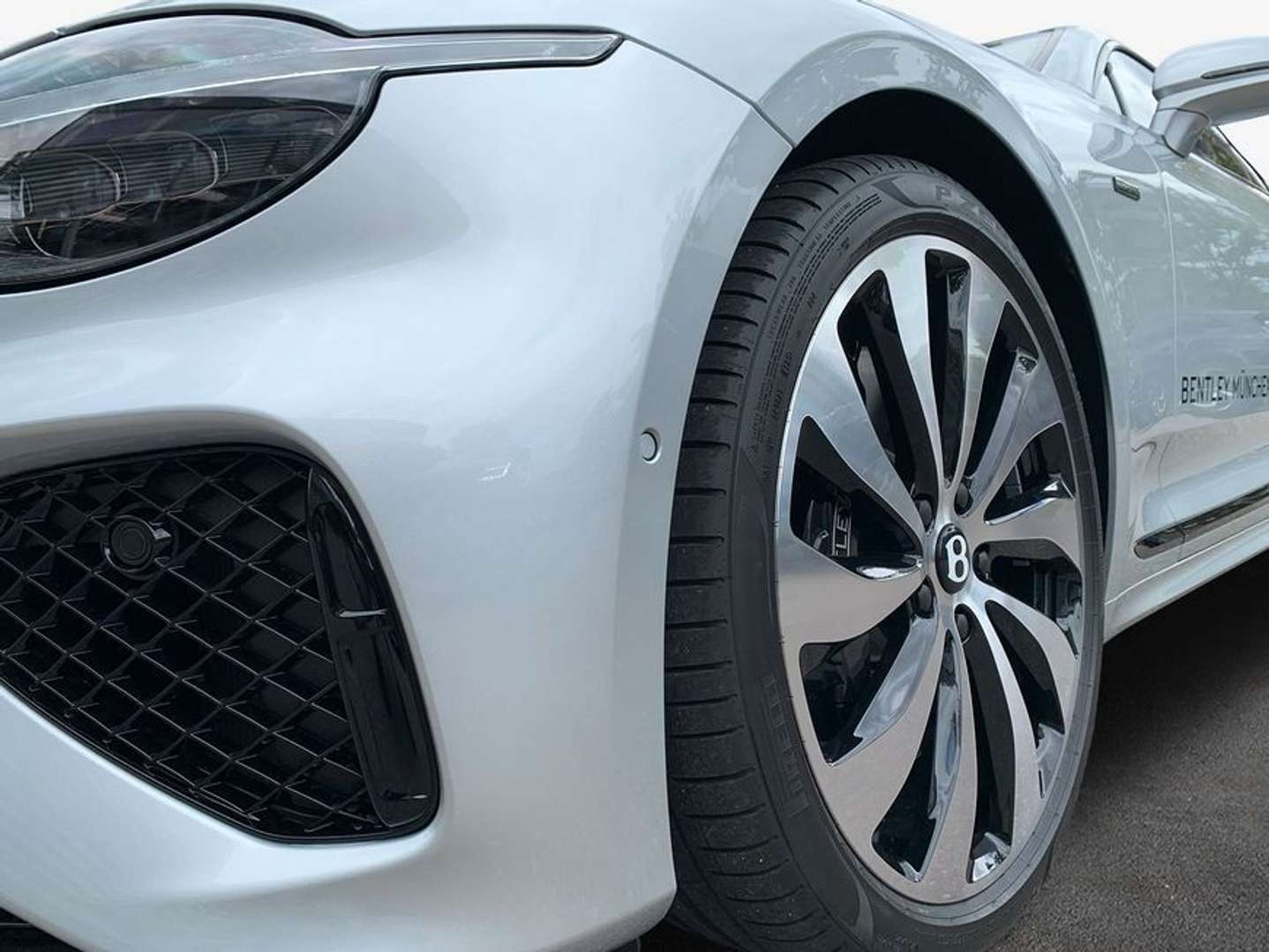 Bentley Continental GT V8 Hybrid Black Edition - 2025 - Joinsteer - #9