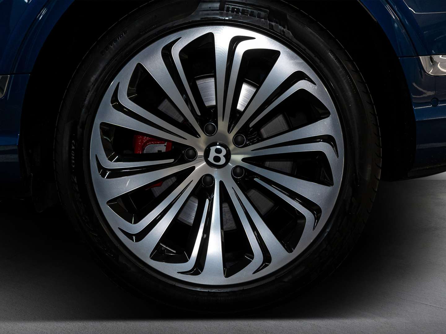 Bentley Bentayga V8 Azure - 2023 - Joinsteer - #8