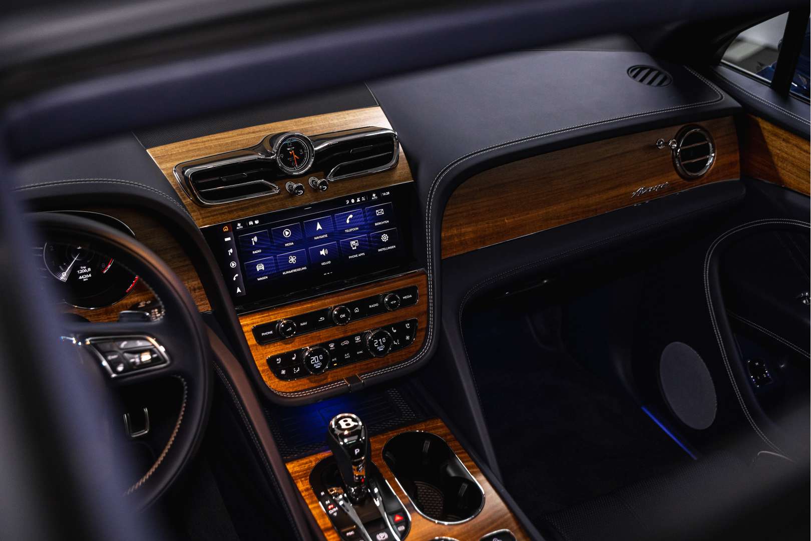 Bentley Bentayga V8 Azure - 2023 - Joinsteer - #14