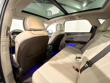 Bentley Bentayga V8 S — photo 14