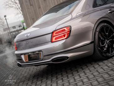 Bentley Flying Spur W12 Mulliner — photo 14