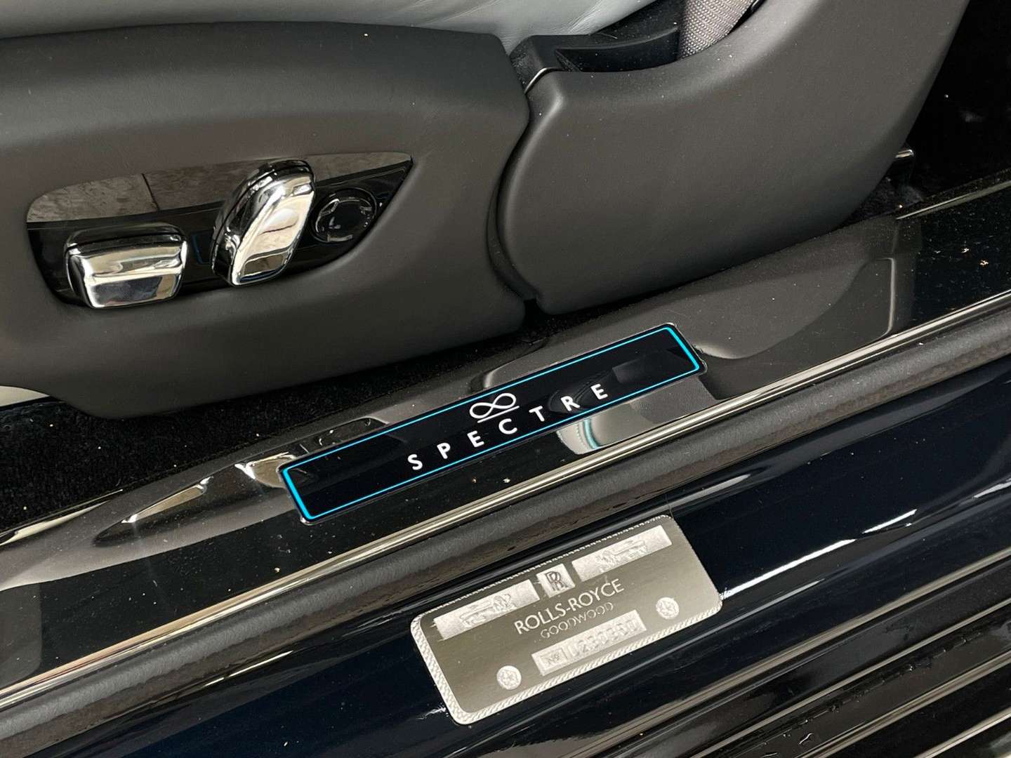 Rolls-Royce Spectre Black Badge - 2025 - Joinsteer - #8