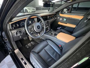 Rolls-Royce Ghost Black Badge — photo 13