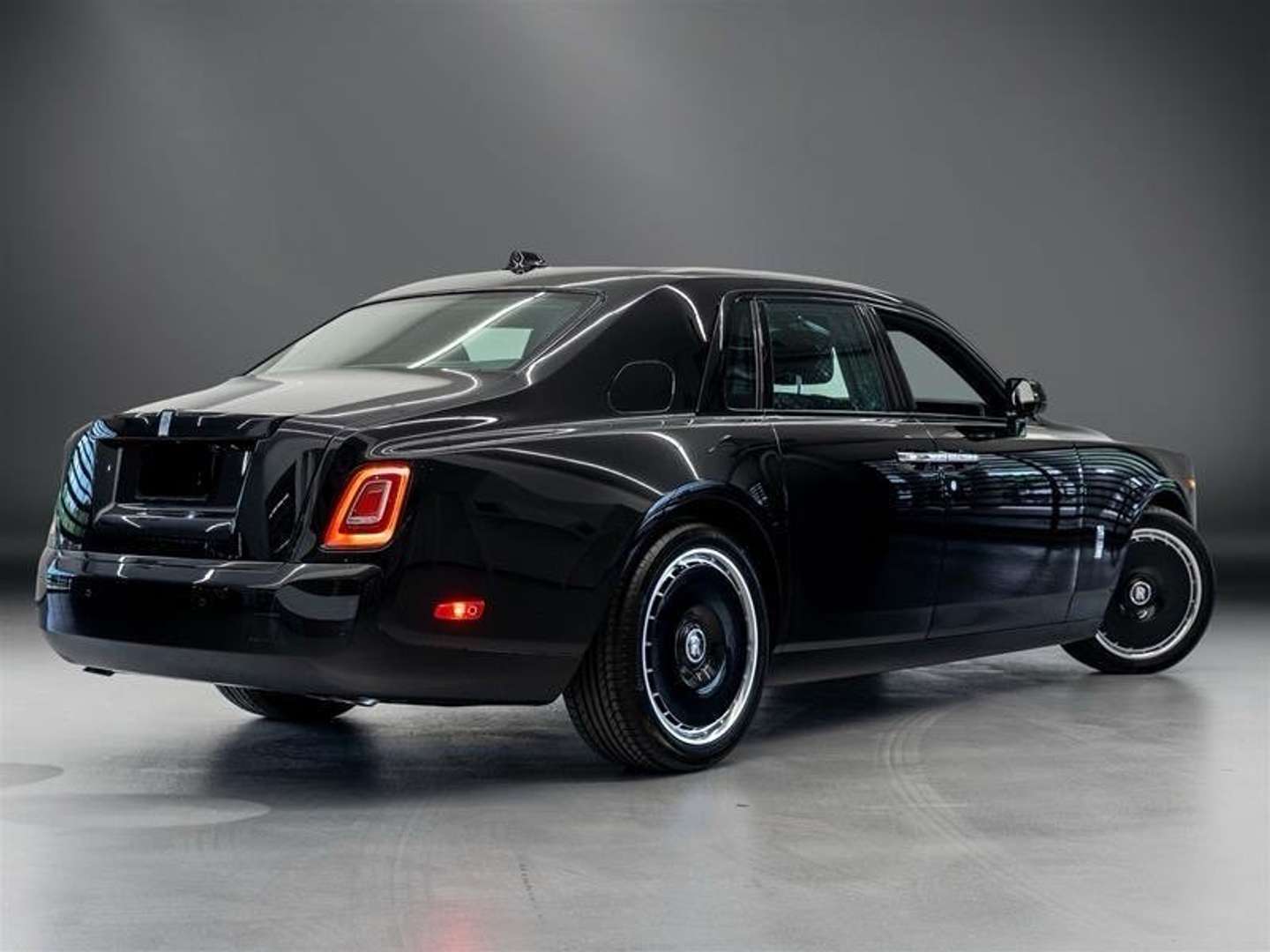 Rolls-Royce Phantom Black Badge - 2025 - Joinsteer - #4