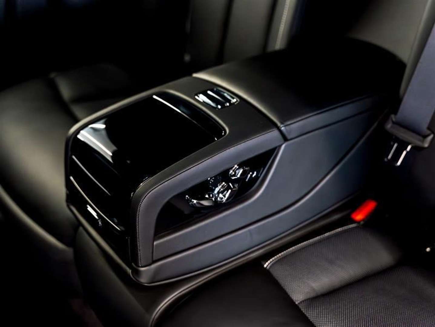 Rolls-Royce Phantom Black Badge - 2025 - Joinsteer - #12