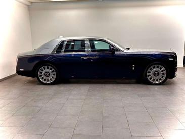 Rolls-Royce Phantom V12 — photo 5