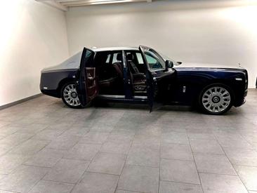 Rolls-Royce Phantom V12 — photo 6