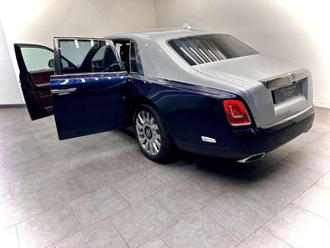 Rolls-Royce Phantom V12 — photo 8