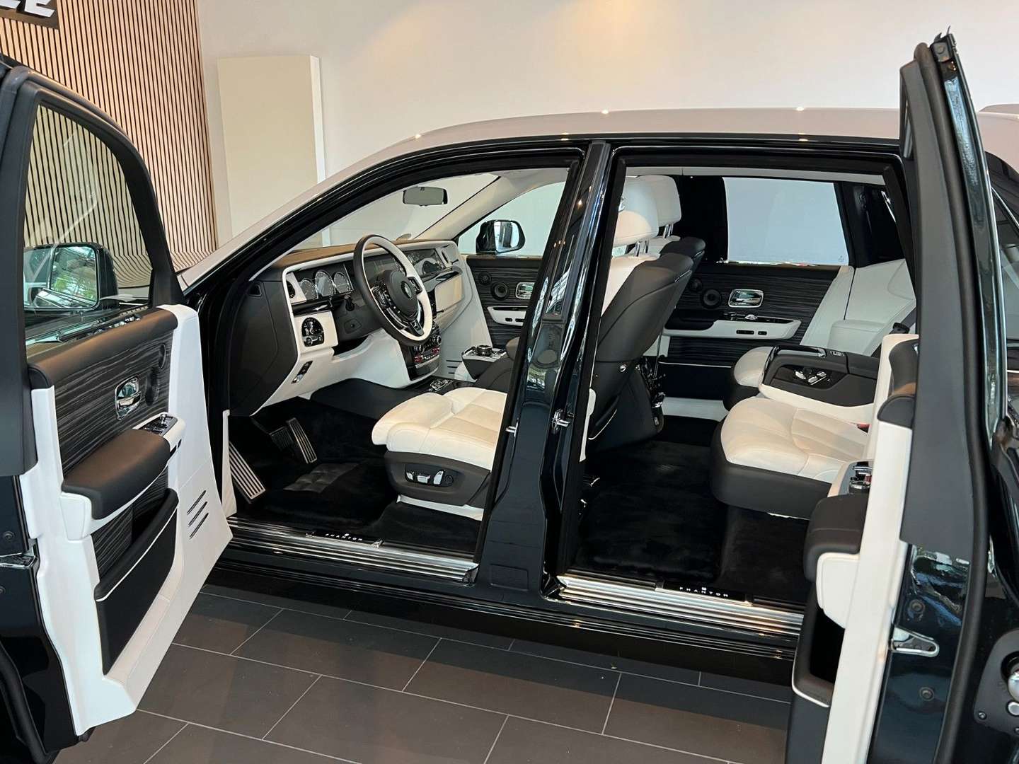 Rolls-Royce Phantom Extended - 2024 - Joinsteer - #8