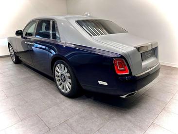 Rolls-Royce Phantom V12 — photo 9