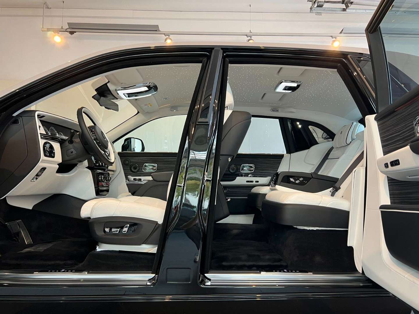 Rolls-Royce Phantom Extended - 2024 - Joinsteer - #9