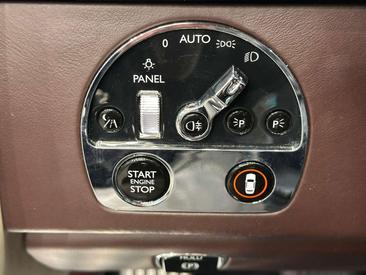 Rolls-Royce Phantom V12 — photo 11
