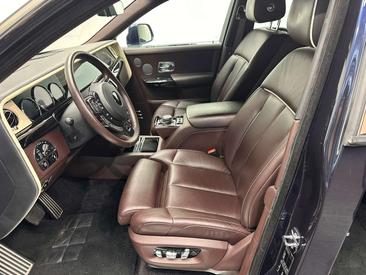 Rolls-Royce Phantom V12 — photo 14