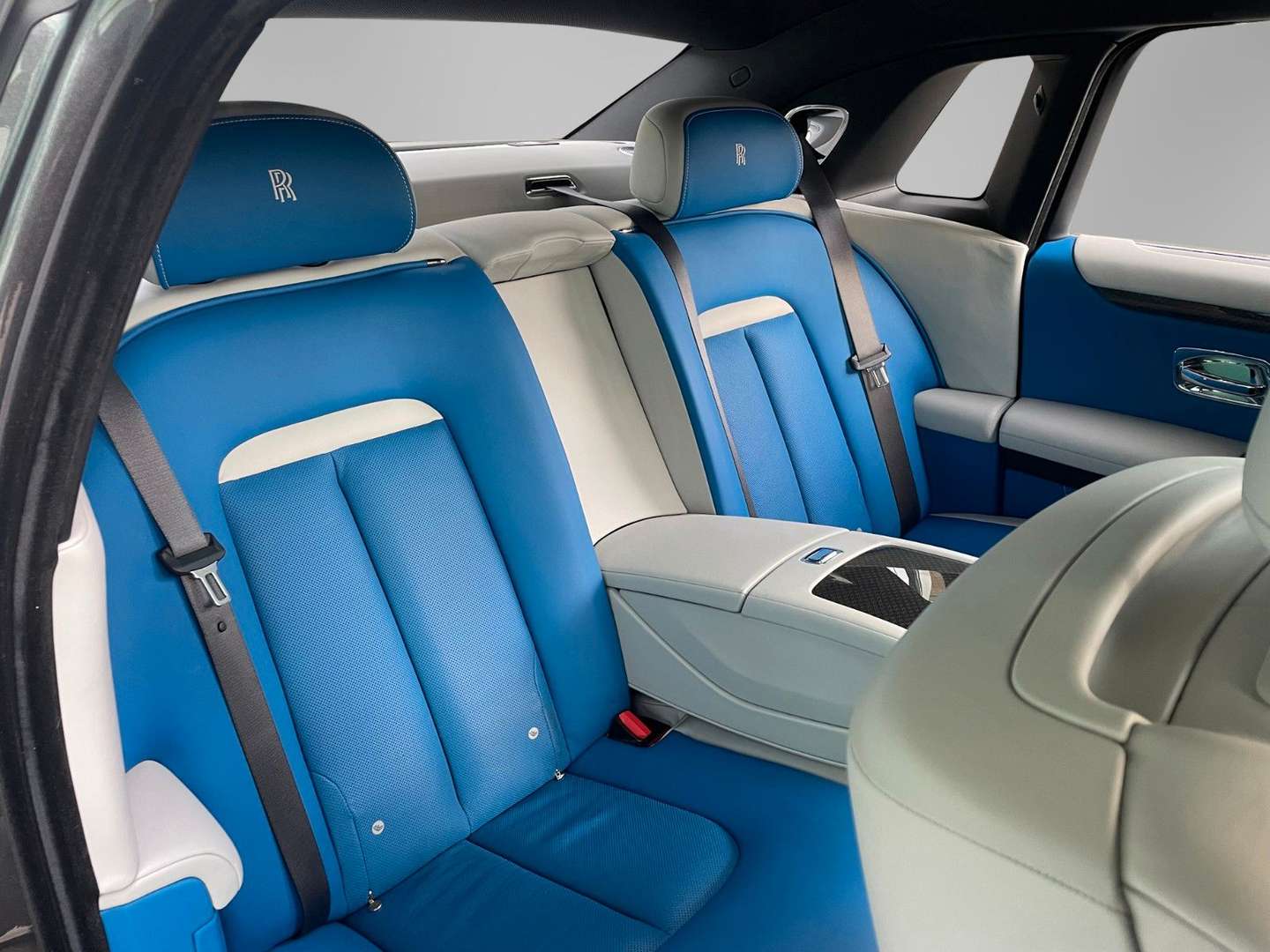 Rolls-Royce Ghost Black Badge Bespoke - 2022 - Joinsteer - #14