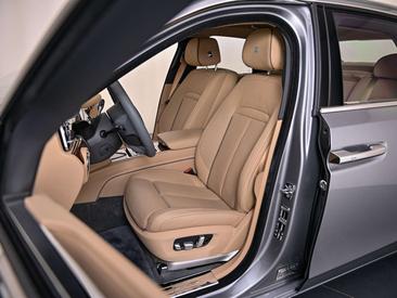 Rolls-Royce Ghost — photo 12