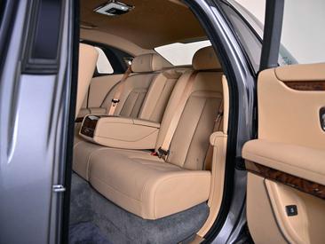 Rolls-Royce Ghost — photo 14