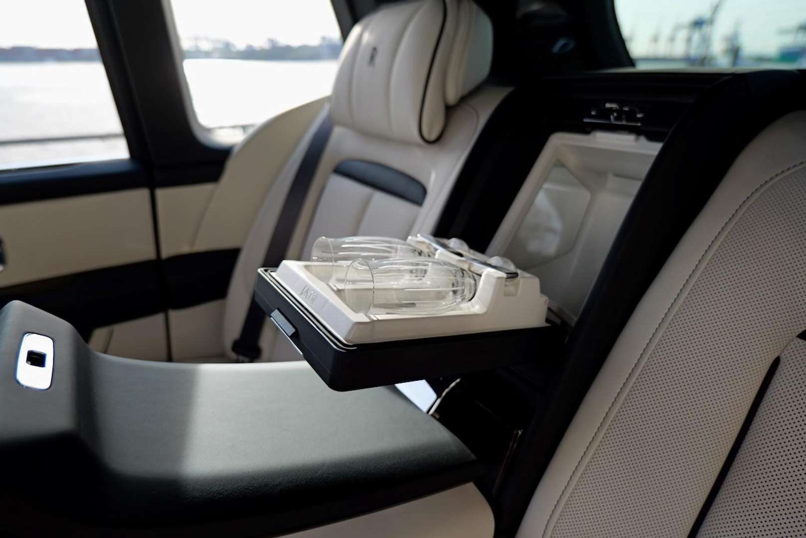 Rolls-Royce Cullinan Black Badge - 2026 - Joinsteer - #11