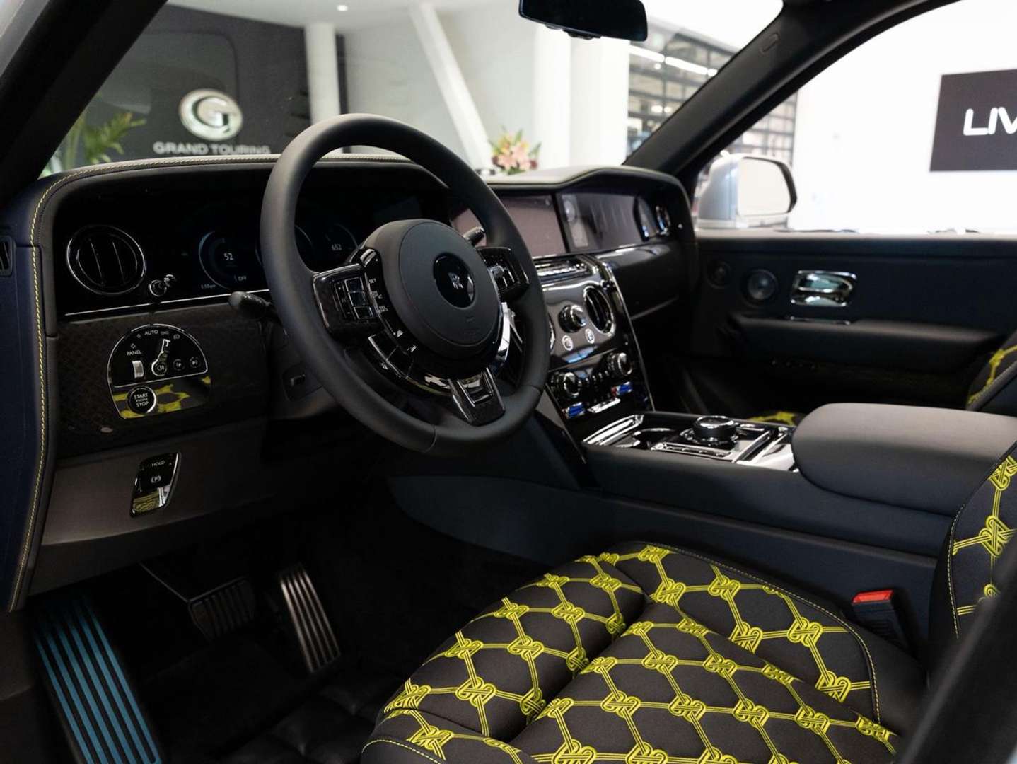 Rolls-Royce Cullinan Black Badge - 2025 - Joinsteer - #6