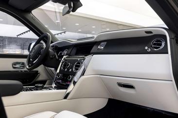 Rolls-Royce Cullinan V12 — photo 8