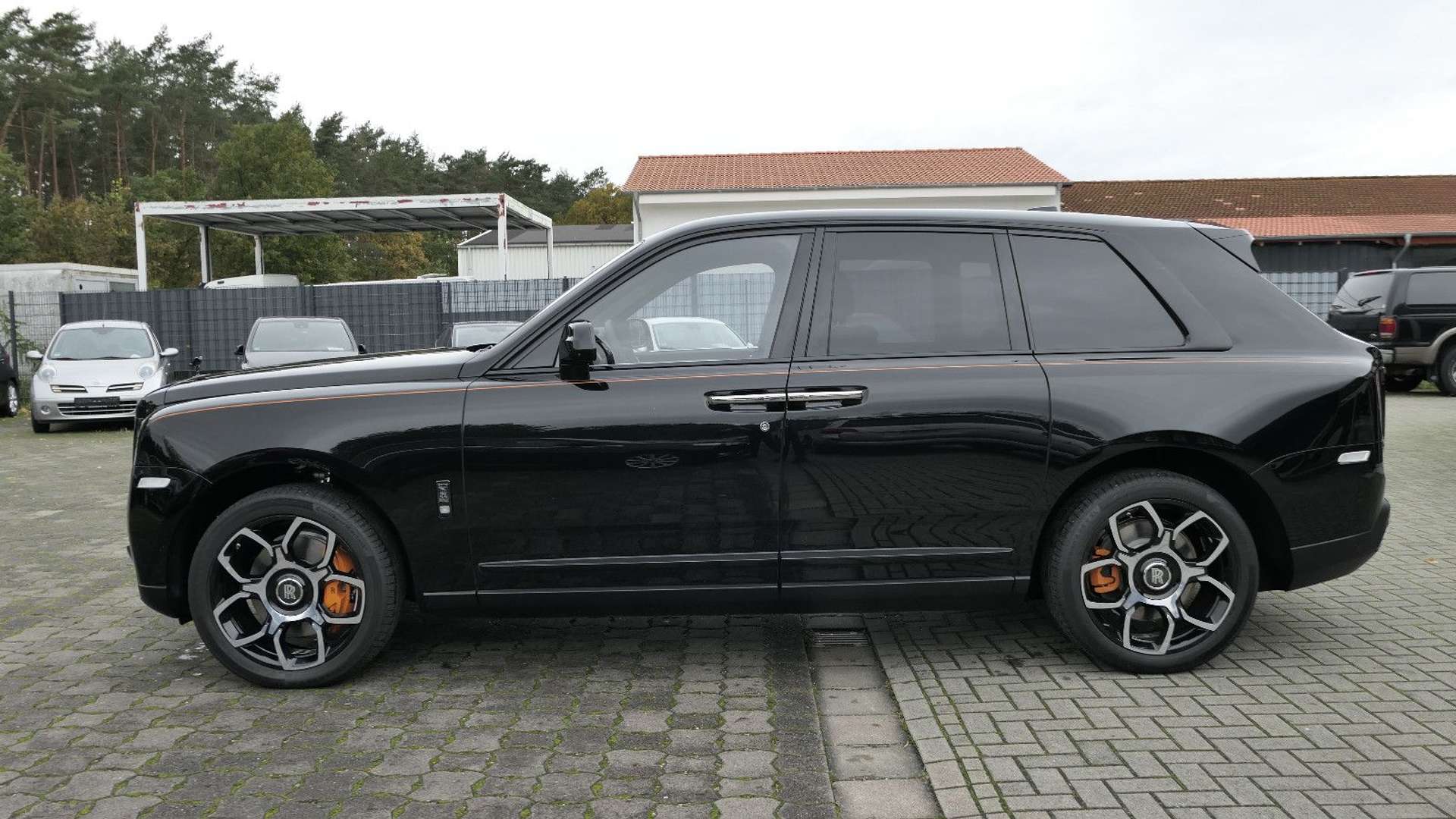 Rolls-Royce Cullinan Black Badge Bespoke - 2023 - Joinsteer - #2