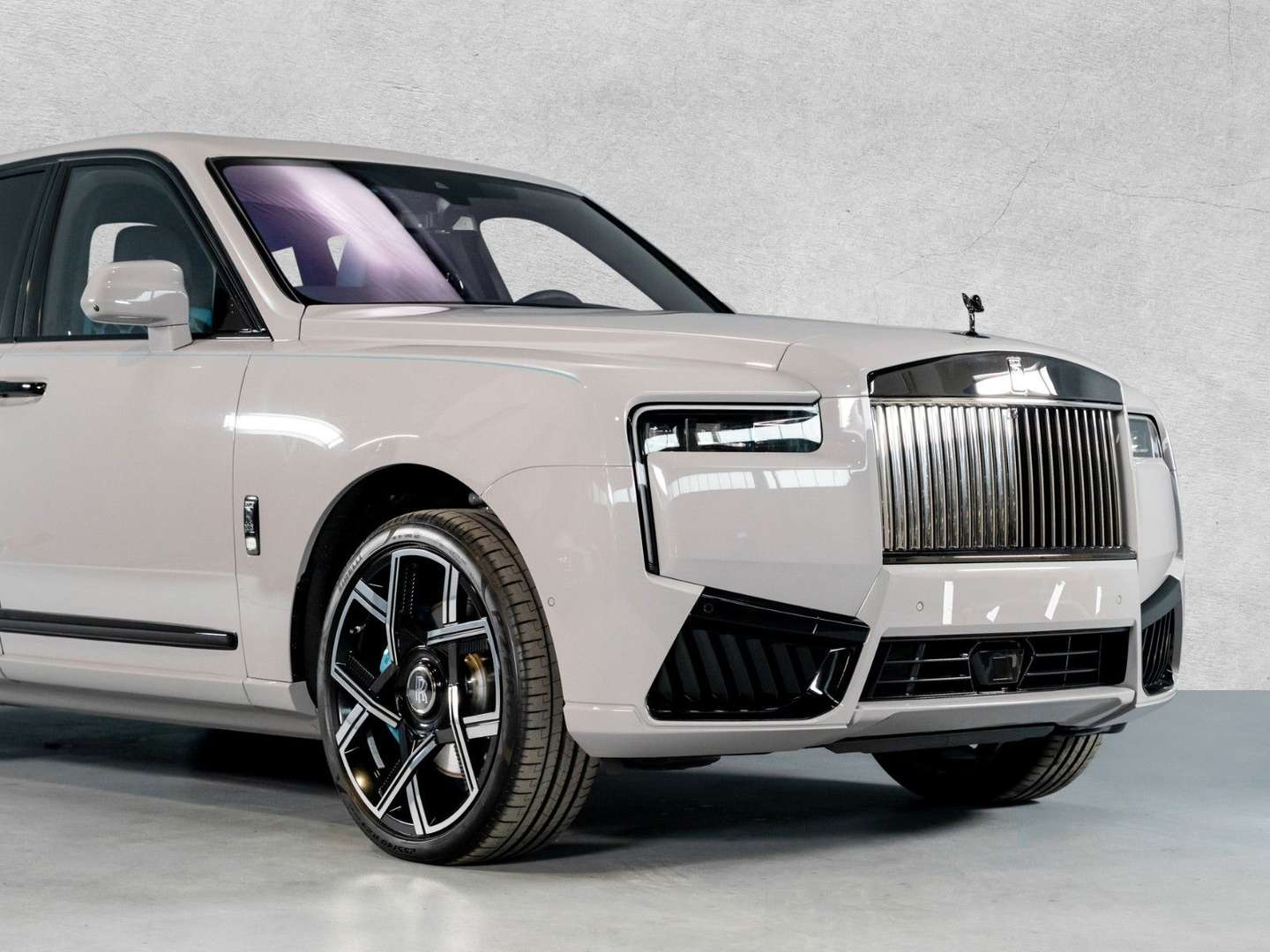 Rolls-Royce Cullinan Black Badge - 2025 - Joinsteer - #3