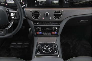 Rolls-Royce Spectre — photo 8