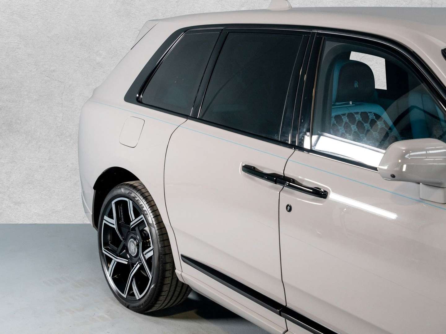 Rolls-Royce Cullinan Black Badge - 2025 - Joinsteer - #12