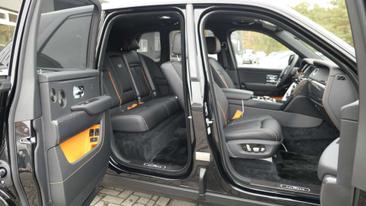 Rolls-Royce Cullinan Black Badge Bespoke — photo 14
