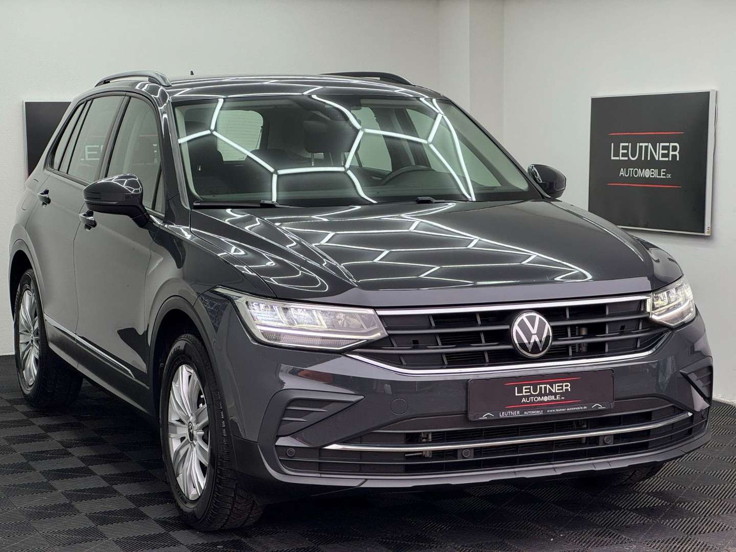 Volkswagen TIGUAN TSI Life - 2022 - Joinsteer - #1