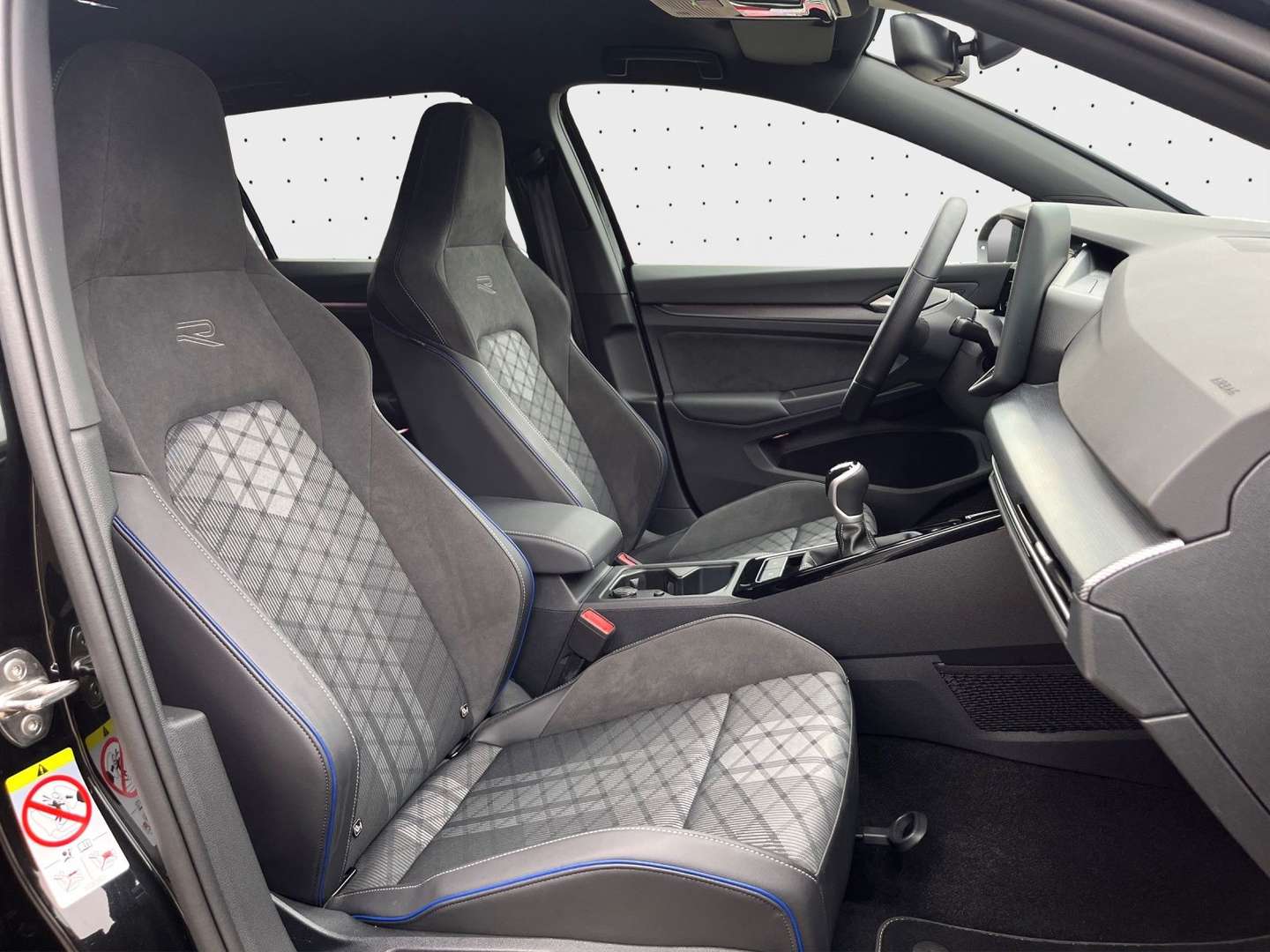 Volkswagen Golf R-Line - 2024 - Joinsteer - #3